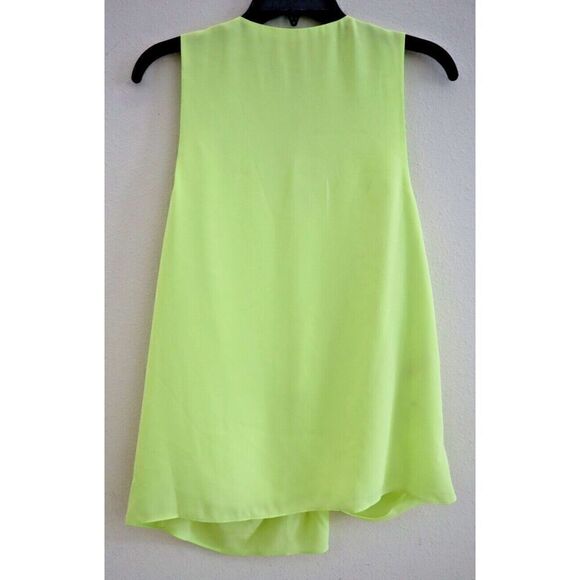 Cinq à Sept Women's Sz S Lemongrass Abby Sleeveless Twist Front V-Neck Top - Picture 2 of 9